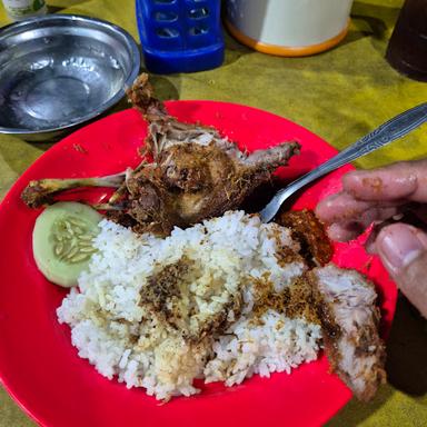 WARUNG BEBEK CAK NO