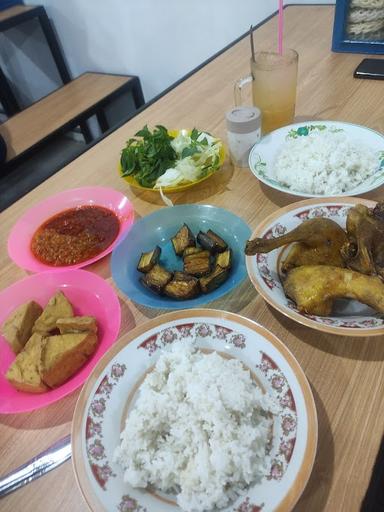 BEBEK & AYAM GORENG JENG KRISS