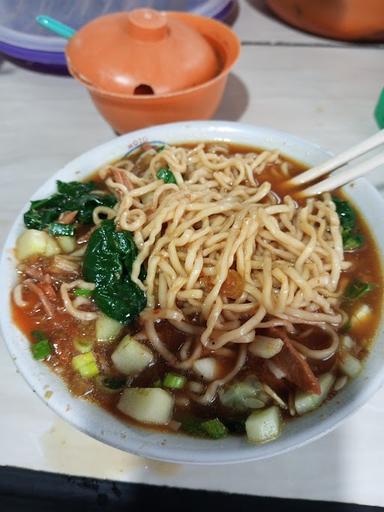 MIE AYAM PAK LEKAN