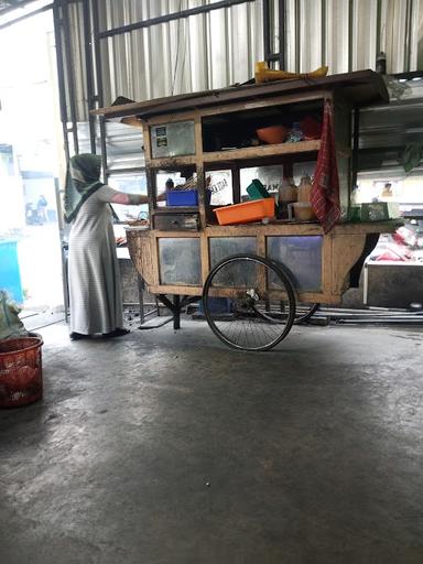 SATE AYAM DAN SATE KAMBING MADURA CAK SYARIF