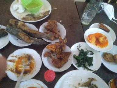 RUMAH MAKAN ANGIN BEREMBUS