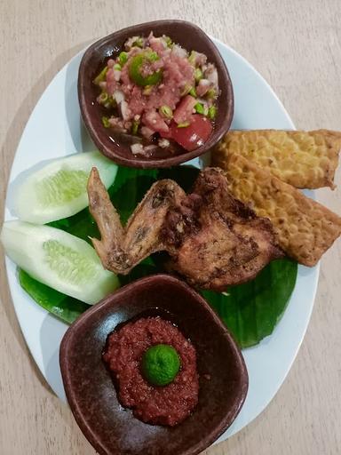 RUMAH MAKAN ERMINA KELOR