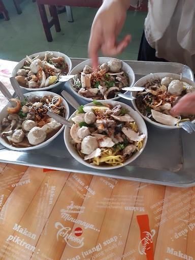 WARUNG BAKSO BABUSSALM