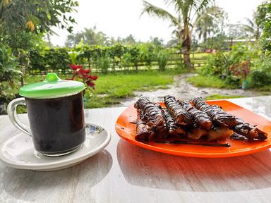 WARUNG LALAPAN AYAM, BEBEK, DAN NASI GORENG