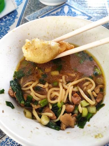 MIE AYAM BAKSO KAWI PAK THAMRIN