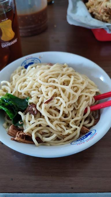 WM. MIE AYAM BAKSO DAN SOTO NUNGGAL ROSO