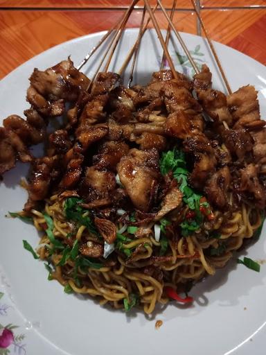 MIE TEK TEK GUNDIH