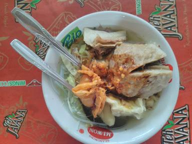 BAKSO DAN LALAPAN CAK KOHAR