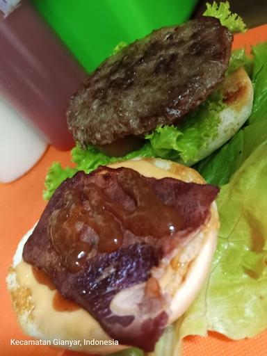 BURGER BANGOR GIANYAR