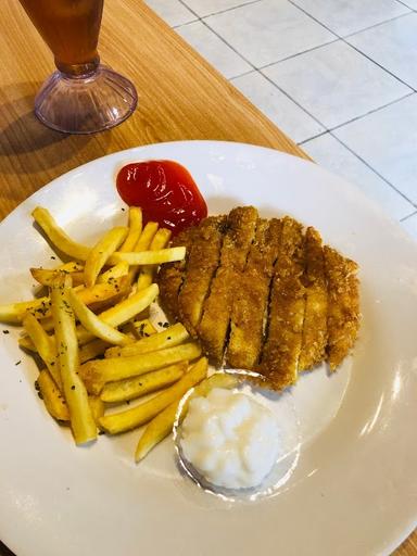 GOGO FRIED CHICKEN GIANYAR