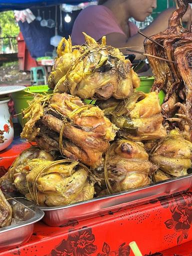 WARUNG AYAM PANGGANG NYOMAN SARJANA-PASAR SENGGOL