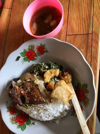 WARUNG BABI GULING