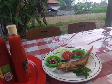 WARUNG MAKAN BUMBU DESA