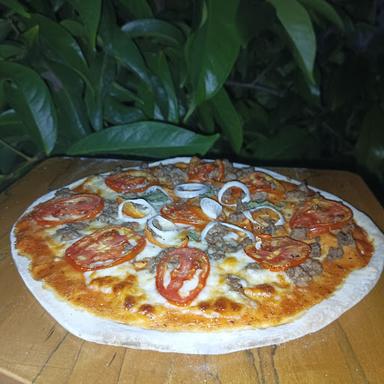 ANGKRINGAN PIZZA