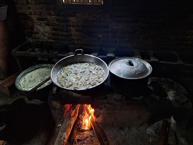 WARUNG MAKAN BENDRAT MBAH WARTI