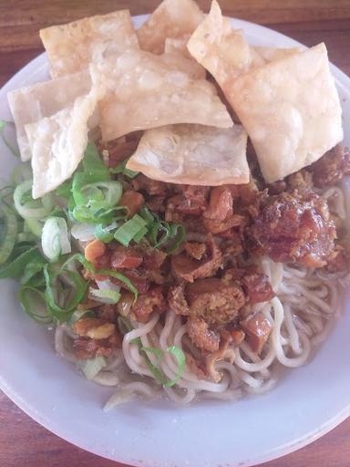 BAKSO & MIE AYAM MBAK RINI GIRIWOYO