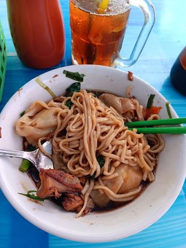 MIE AYAM & PANGSIT KAMA (CABANG MIE AYAM PAK KLIWON SMA 1 TELADAN)