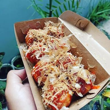 GOMUGOMU TAKOYAKI BANTULAN