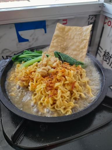 BAKSO LPG DAN RUJAK TAHU HAJI WIBOWO