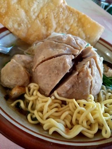 BAKSO URAT & MIE AYAM SUKA MAREM