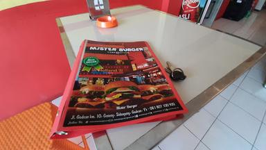 MISTER BURGER