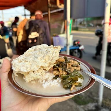 WARUNG NASI KENDIL MBAH BANJIR