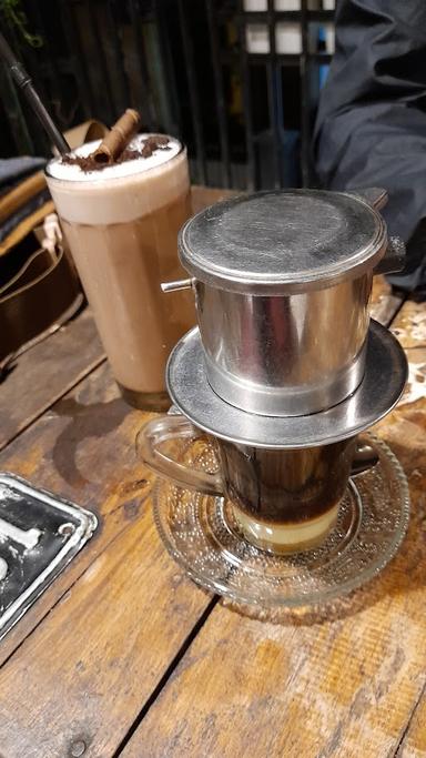 KOPI LATAR