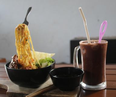 MIE TEPI SAWAH GONDANGLEGI