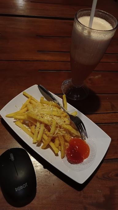 JOGLO NDELIK KANTIN & KEDAI KOPI