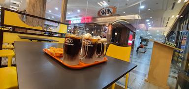 A&W RESTORAN - PLAZA AMBARRUKMO