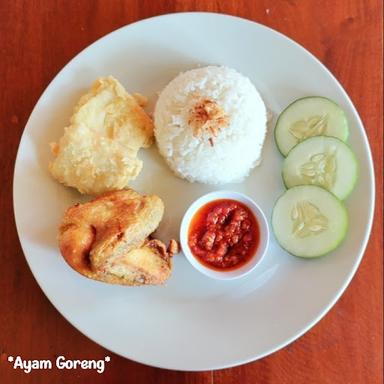 AYAM DAN IGA BAKAR ZIDA