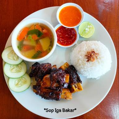 AYAM DAN IGA BAKAR ZIDA