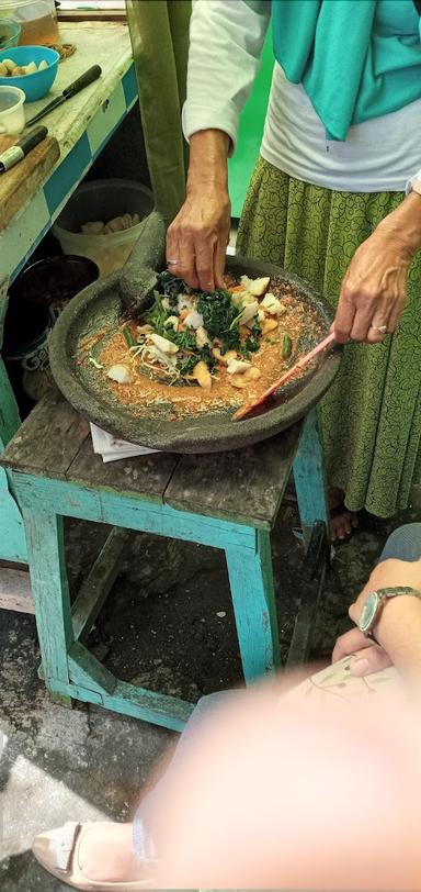 LOTEK DAN GADO-GADO JOGJA