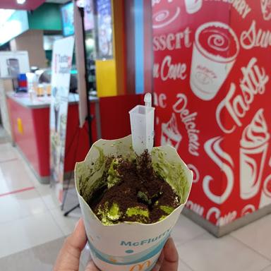 MCDONALD'S KIOSK ICE CREAM GALERIA MALL