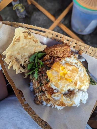 NASI PECEL MADIUN BU IS