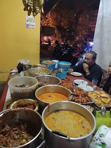 NASI TERI POJOK GEJAYAN