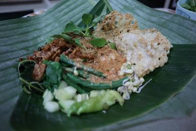 PECEL DARI TIMUR