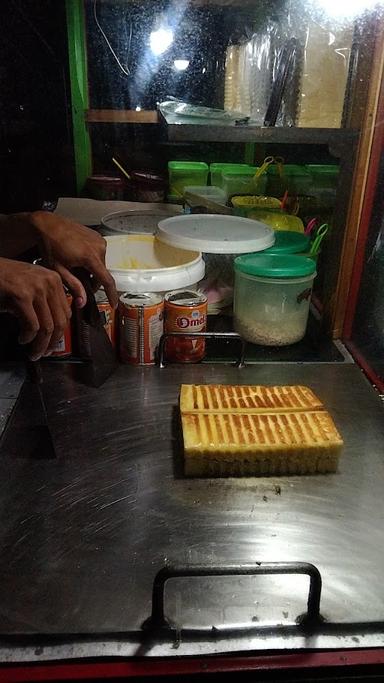 ROTI BAKAR KEHUTANAN UGM