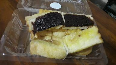 ROTI BAKAR & KUKUS PLONG