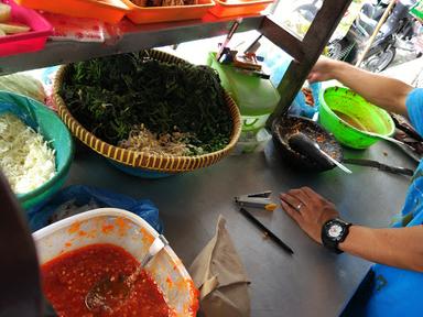 WARUNG AYU SAKTI PECEL LOTEK GADO-GADOꦮꦫꦄꦪꦱꦏꦠꦥꦕꦭꦭꦠꦏꦒꦣꦒꦣ