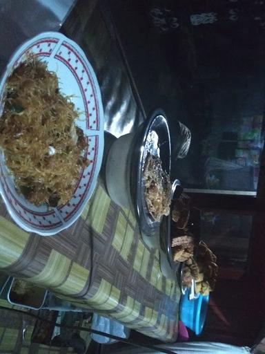 WARUNG MAKAN DAN LOTEK BU LASTRI