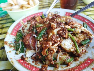 WARUNG MAKAN DAN LOTEK BU LASTRI