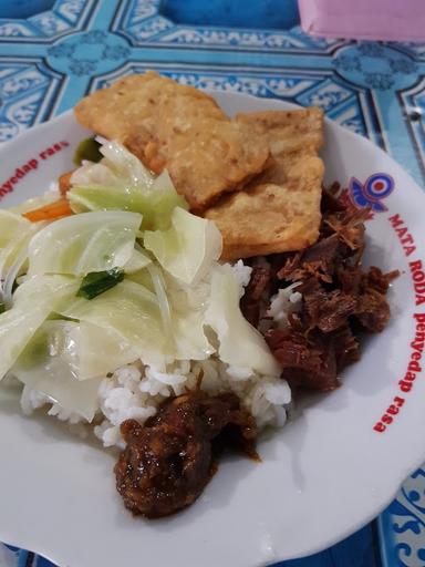 WARUNG MAKAN SOP EMPAL BU WIGNYO