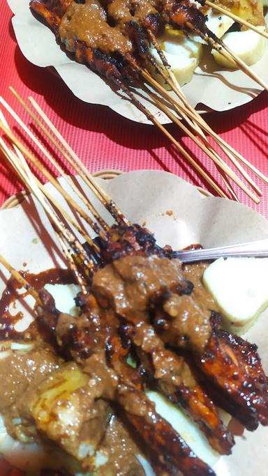 WARUNG SATE CAK AMAT