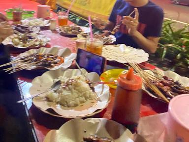 WARUNG SATE CAK AMAT