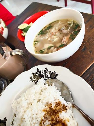 WARUNG SOP BUNTUT BU KADI