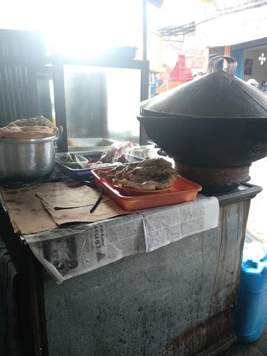 AYAM GORENG SUNTARI PASAR PATHOK