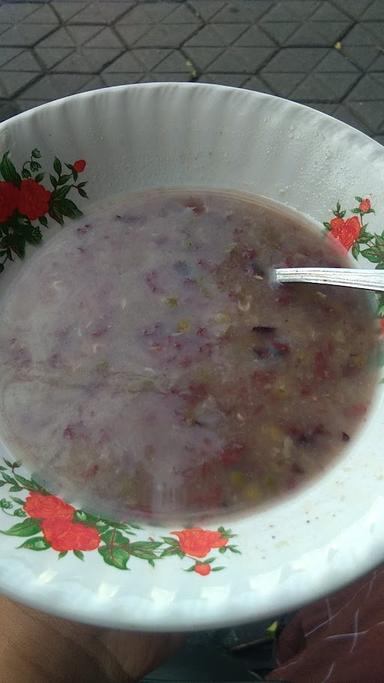 BUBUR KACANG IJO PAGI PAK SUMADI ALUN-ALUN UTARA