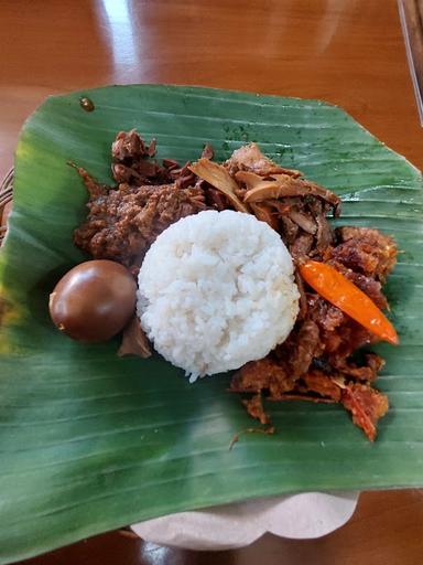 GUDEG BU IS ASLI WIJILAN