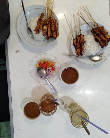 SATE AYAM PAK KROMO